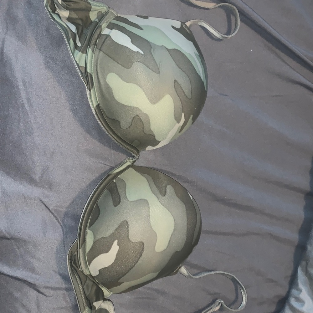 Pink pushup bra. only worn a couple of times.